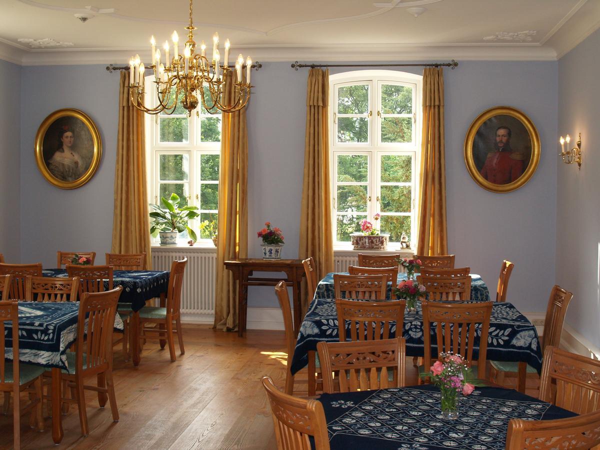 Landhaus Schloss Koelzow Exterior foto